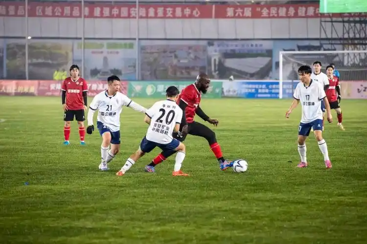 西班牙乙级联赛：拉斯帕尔马斯 VS 格拉纳达